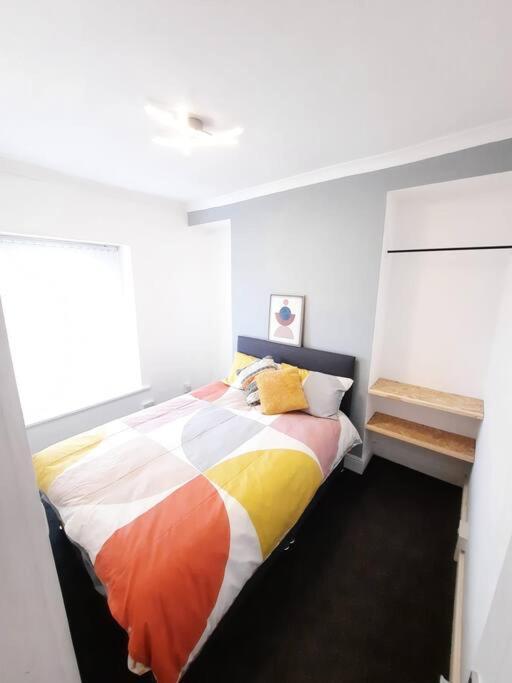 4-Bedroom Home - Ideal For Groups Working Away From Home 스완지 외부 사진
