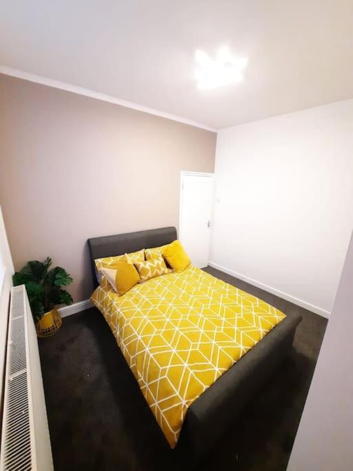4-Bedroom Home - Ideal For Groups Working Away From Home 스완지 외부 사진