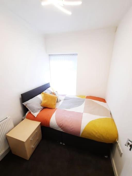 4-Bedroom Home - Ideal For Groups Working Away From Home 스완지 외부 사진