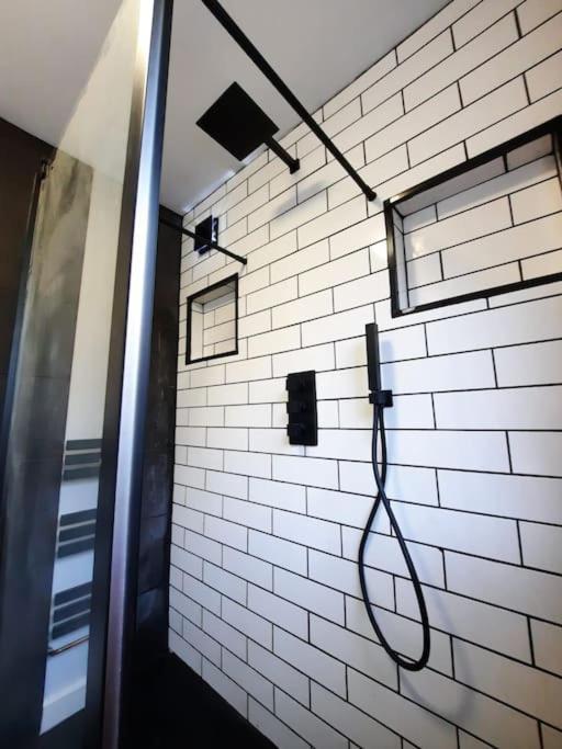 4-Bedroom Home - Ideal For Groups Working Away From Home 스완지 외부 사진